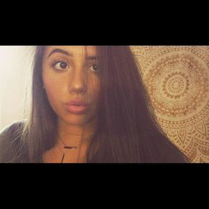 Meet your Posher, Lily